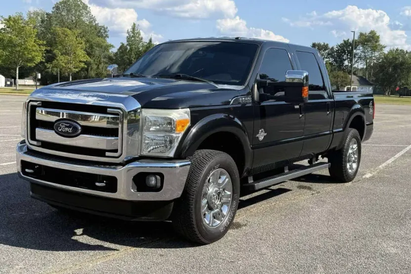 2012 Ford F-250 Lariat photo 1