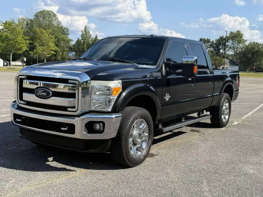 2012 Ford F-250 Lariat photo 1