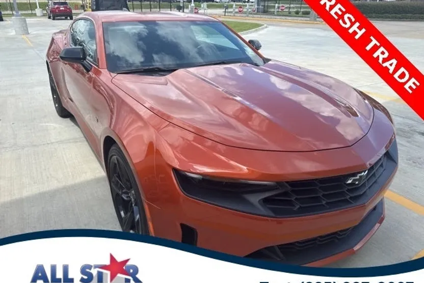 2024 Chevrolet Camaro Coupe 2LT photo 1