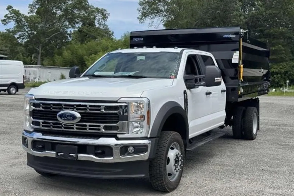 2025 Ford F-550 XL photo 1