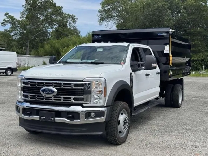 2025 Ford F-550 XL photo 1
