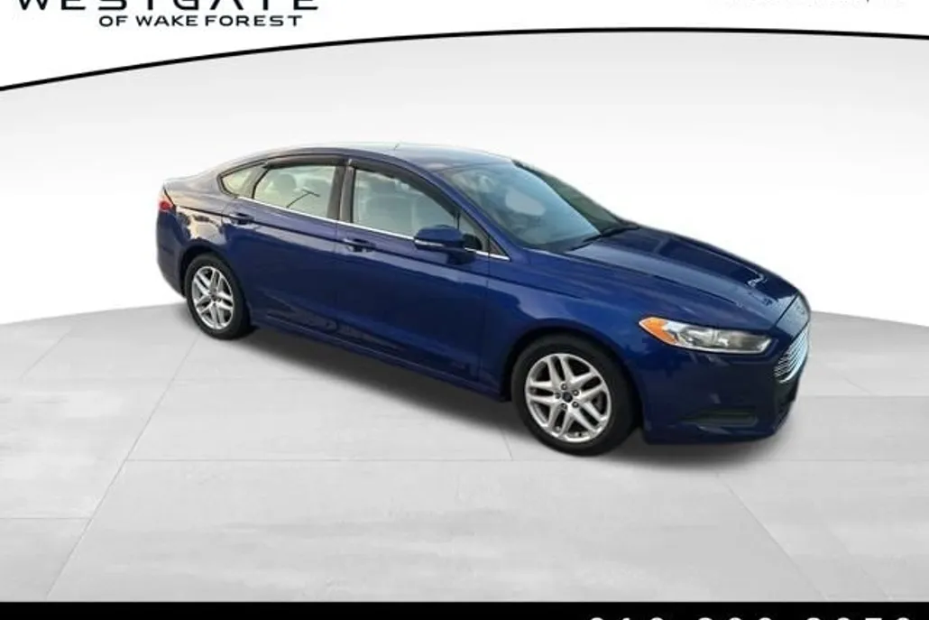 2013 Ford Fusion SE photo 1