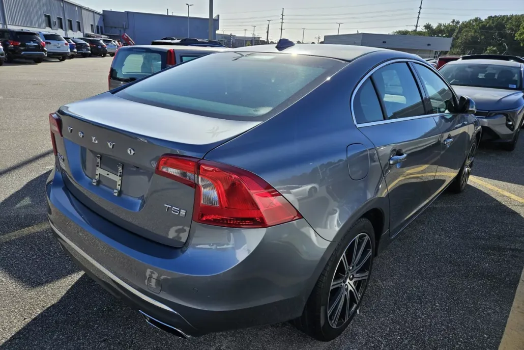 2018 Volvo S60 T5 Inscription photo 1