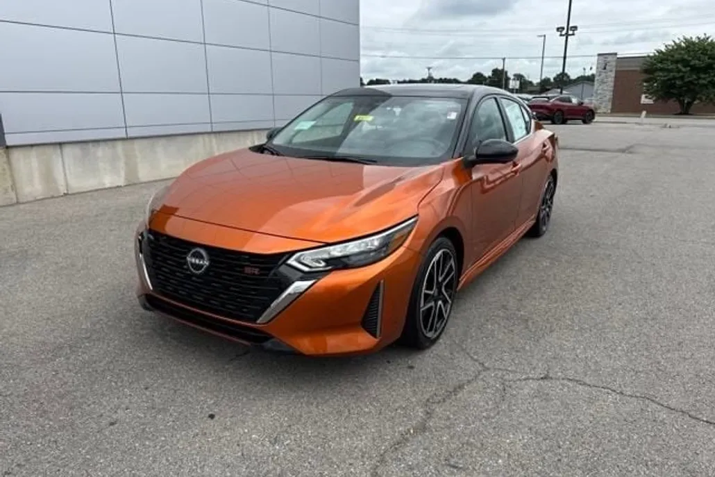 2025 Nissan Sentra SR photo 1