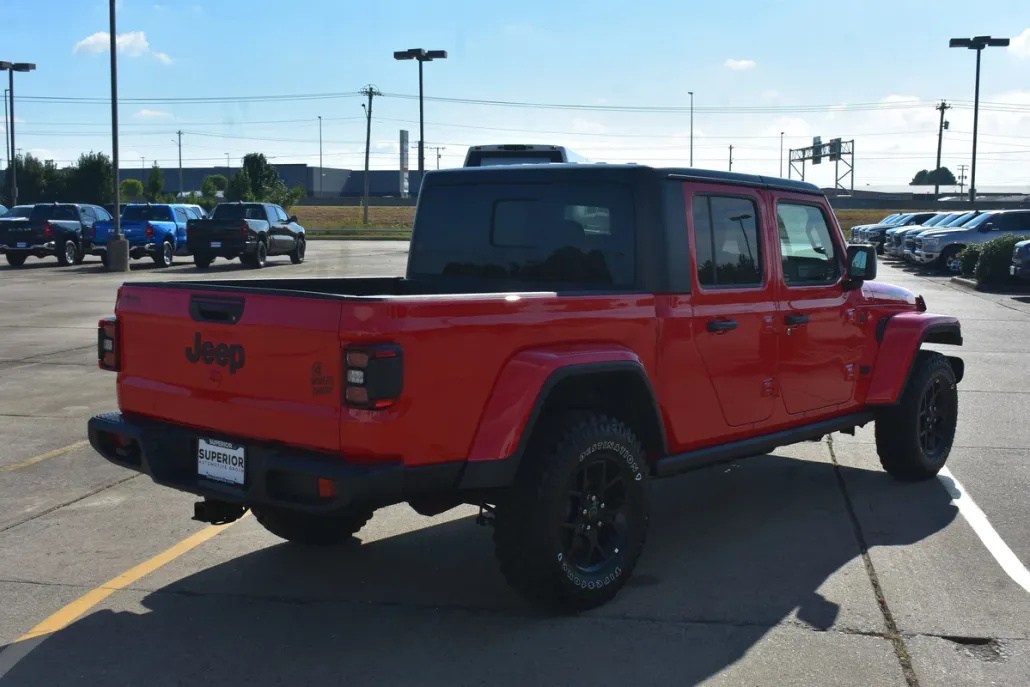 2025 Jeep Gladiator Willys photo 1