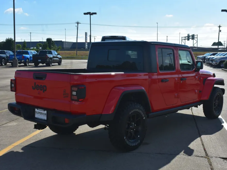 2025 Jeep Gladiator Willys photo 1