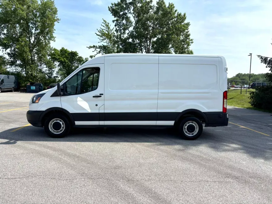 2019 Ford Transit Van photo 1