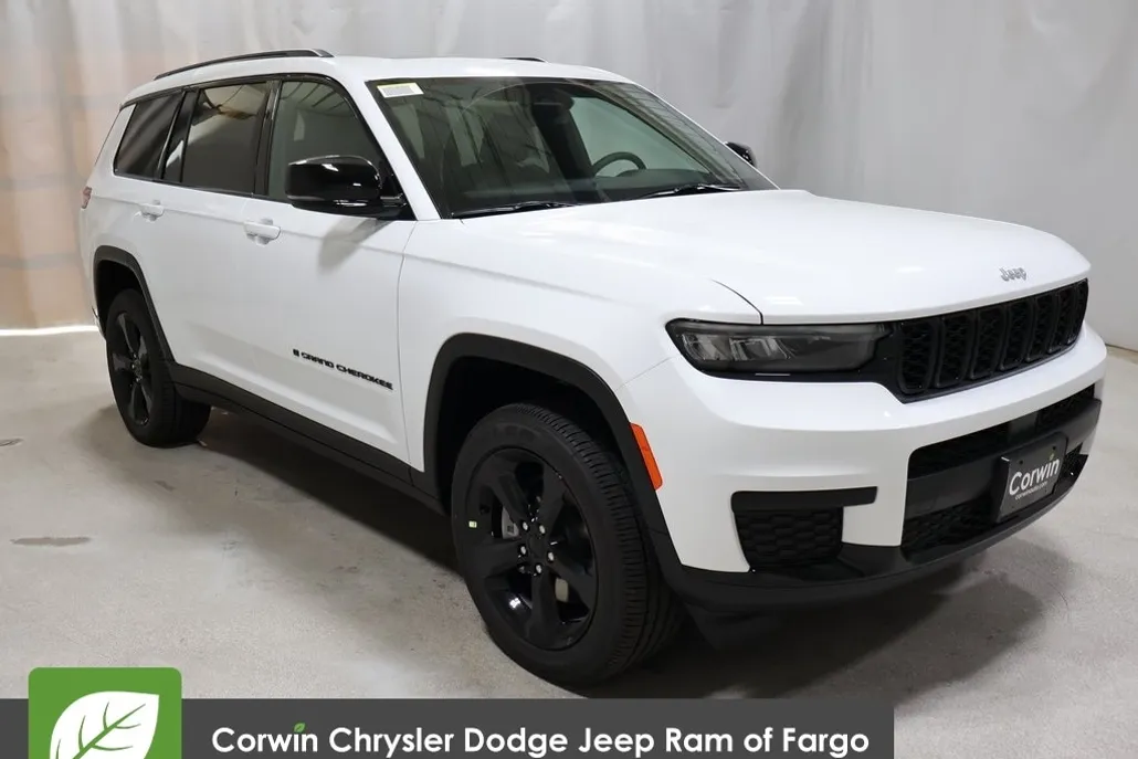 2025 Jeep Grand Cherokee Altitude photo 1
