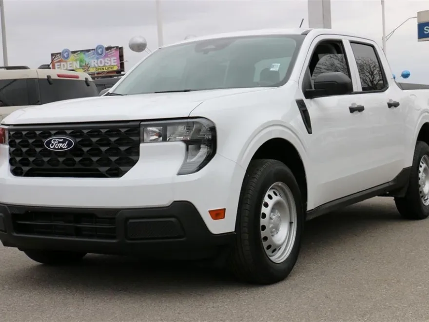 2025 Ford Maverick XL photo 1