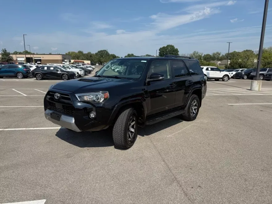 2024 Toyota 4Runner TRD Off-Road Premium photo 1