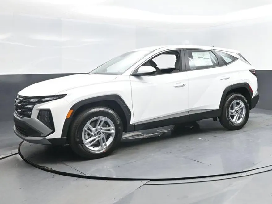 2025 Hyundai Tucson SE photo 1