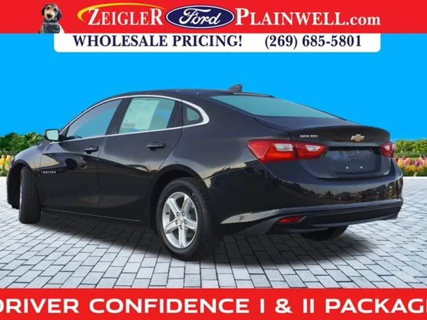 2022 Chevrolet Malibu LS photo 1