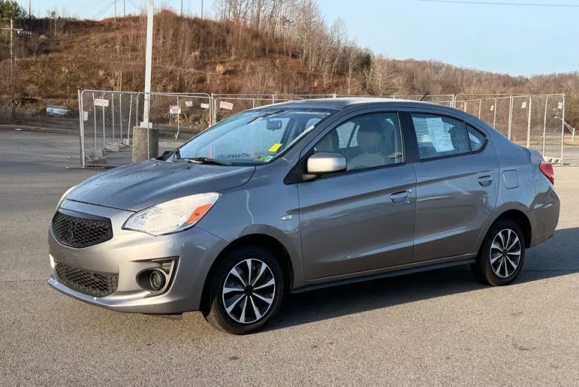 2020 Mitsubishi Mirage G4 ES photo 1