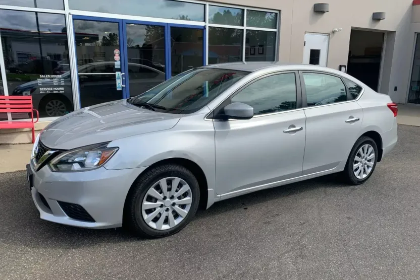 2017 Nissan Sentra S photo 1