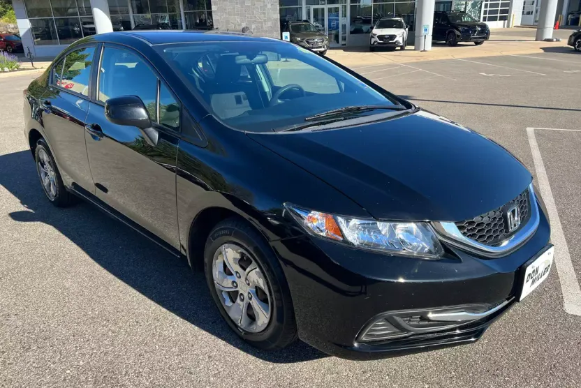 2013 Honda Civic LX photo 1