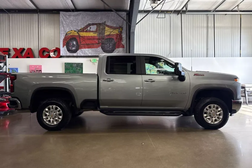 2024 Chevrolet Silverado 2500HD LT photo 1