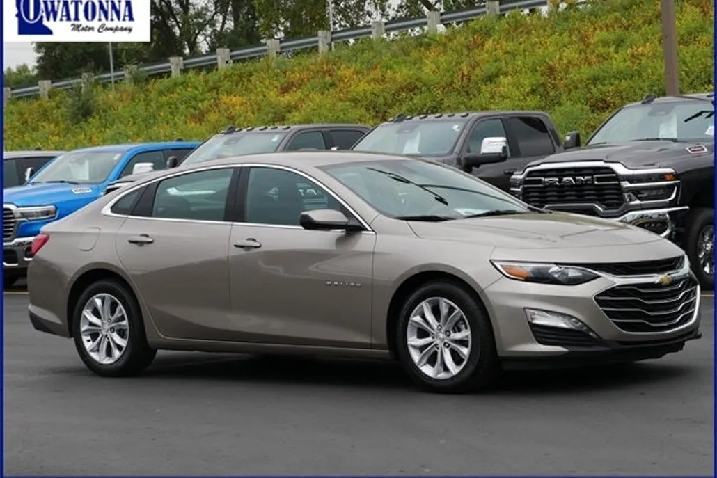 2023 Chevrolet Malibu 1LT photo 1