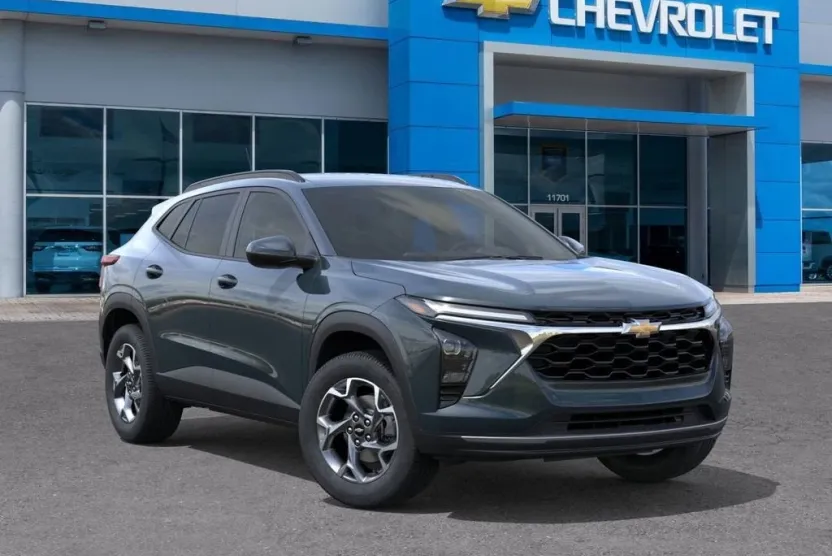 2025 Chevrolet Trax LT photo 1