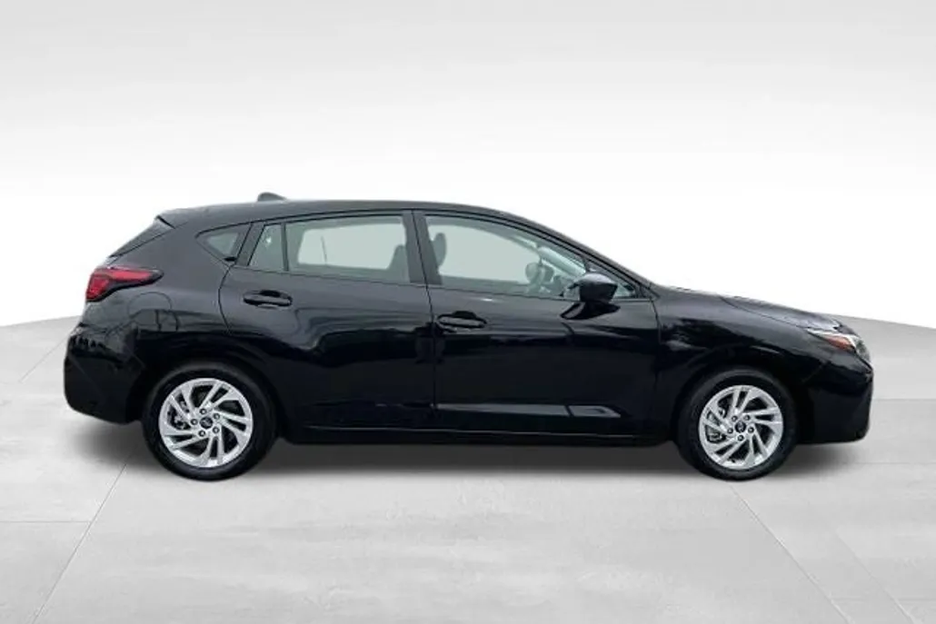 2025 Subaru Impreza Base photo 1