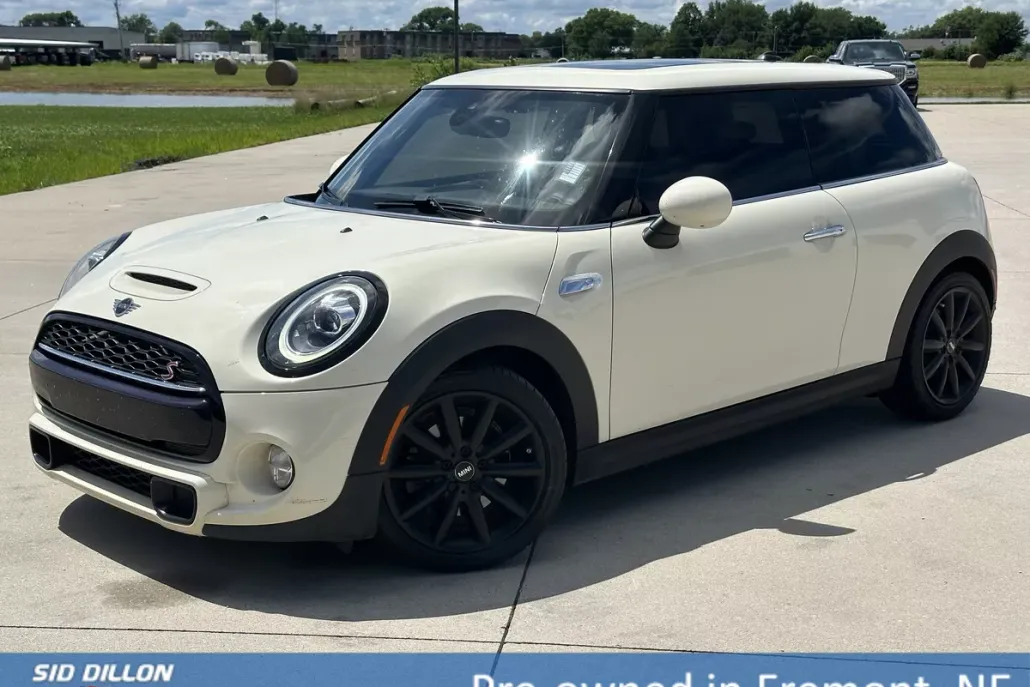 2019 Mini Cooper 2 Door Hardtop S photo 1