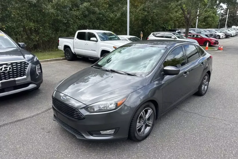 2018 Ford Focus SE photo 1