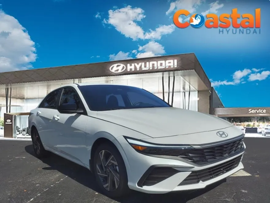 2025 Hyundai Elantra SEL Sport photo 1