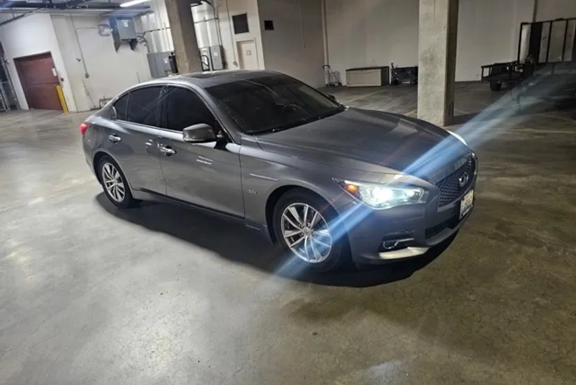 2016 Infiniti Q50 3.0t Premium photo 1