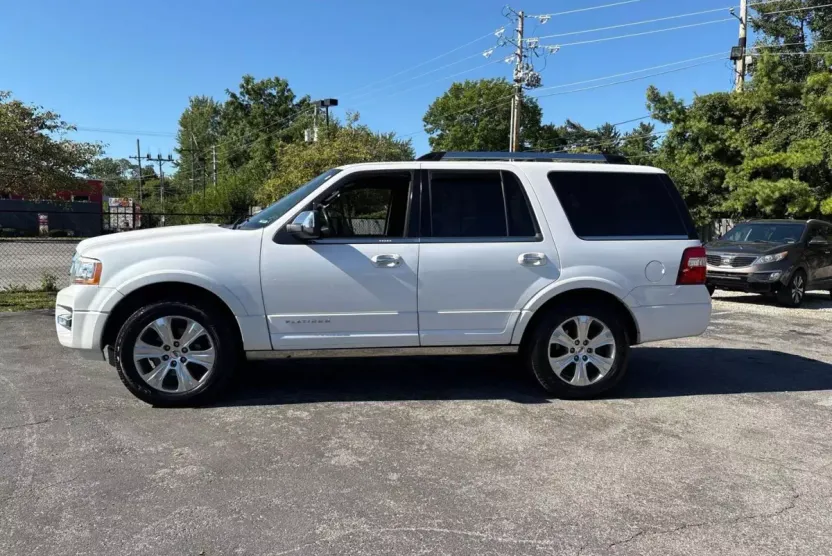 2017 Ford Expedition Platinum photo 1