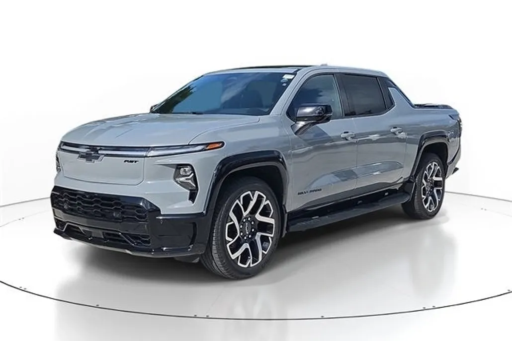 2025 Chevrolet Silverado EV RST photo 1