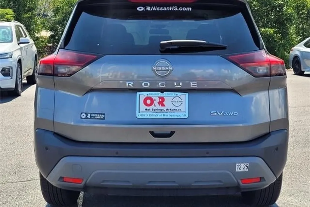 2023 Nissan Rogue AWD SV photo 1