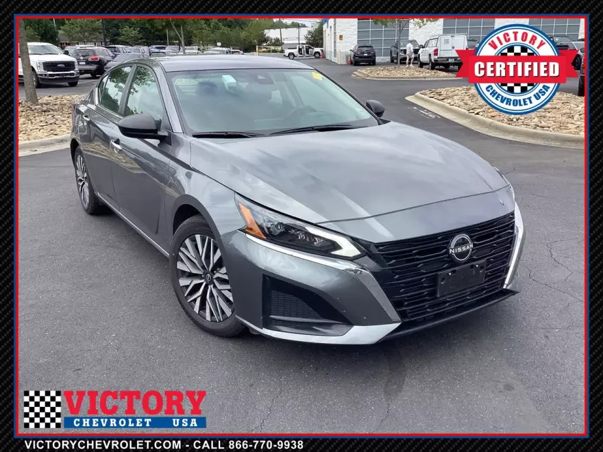 2024 Nissan Altima SV photo 1