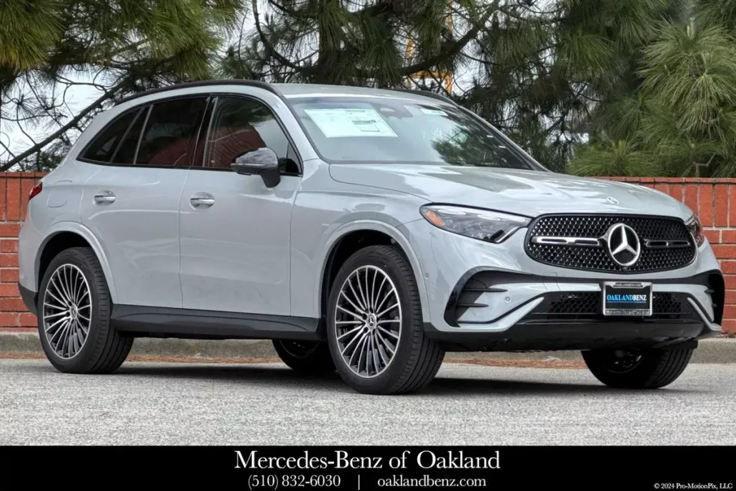 2025 Mercedes Benz GLC 300 4MATIC photo 1