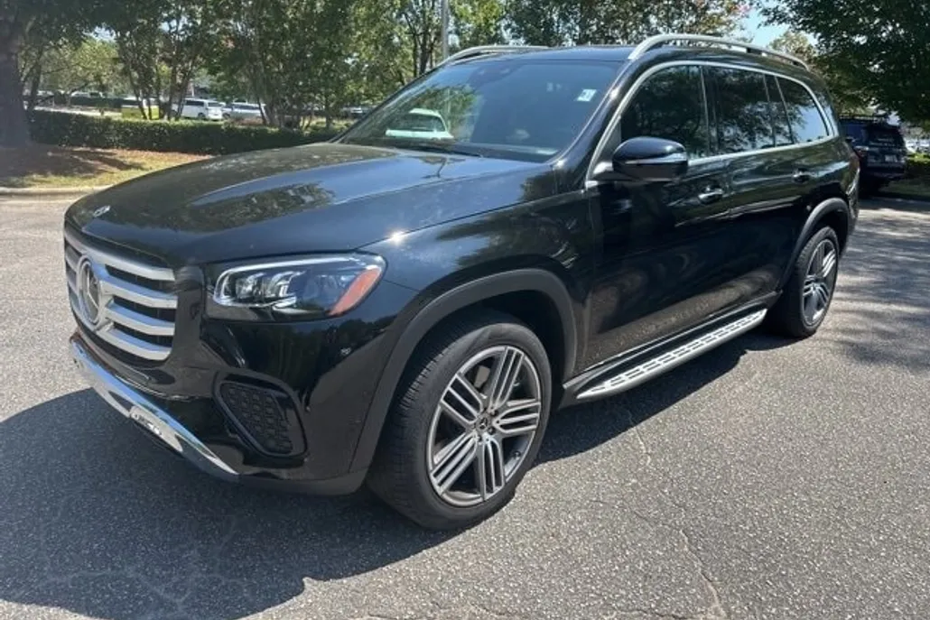 2025 Mercedes Benz GLS 450 4MATIC photo 1