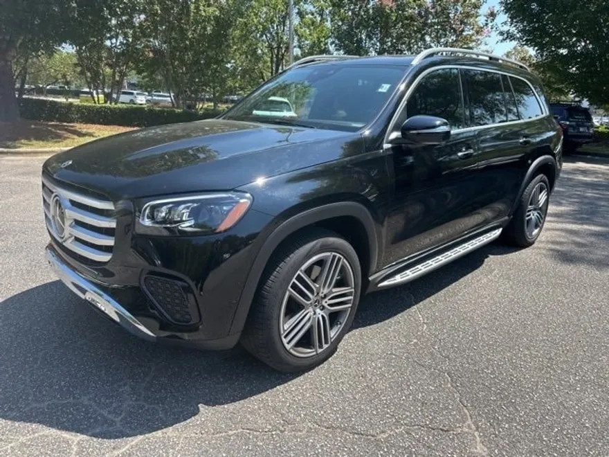 2025 Mercedes Benz GLS 450 4MATIC photo 1