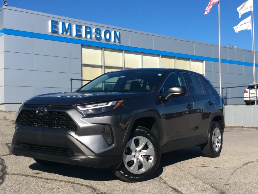 2023 Toyota RAV4 LE photo 1