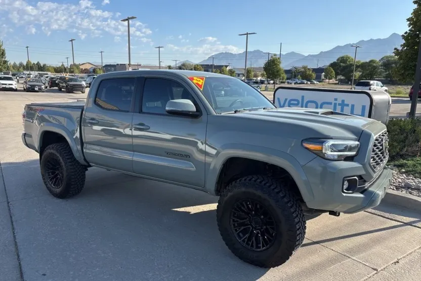 2023 Toyota Tacoma TRD Sport photo 1