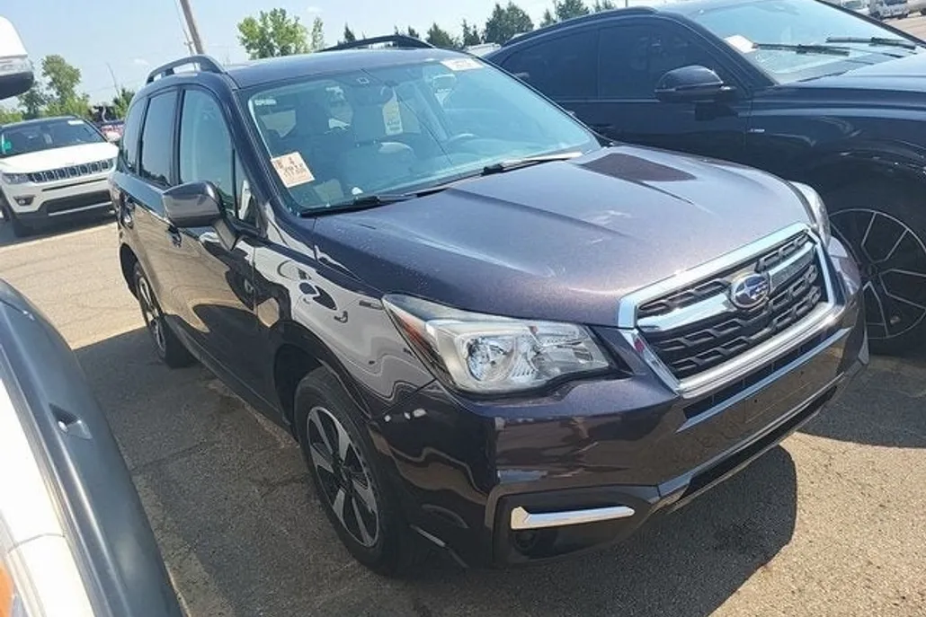 2017 Subaru Forester 2.5i Premium photo 1