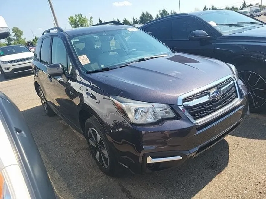 2017 Subaru Forester 2.5i Premium photo 1