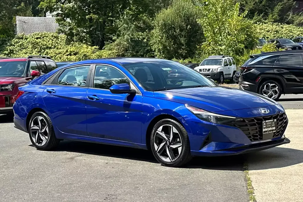 2023 Hyundai Elantra SEL Convenience photo 1