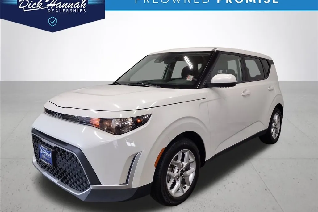 2023 Kia Soul LX photo 1