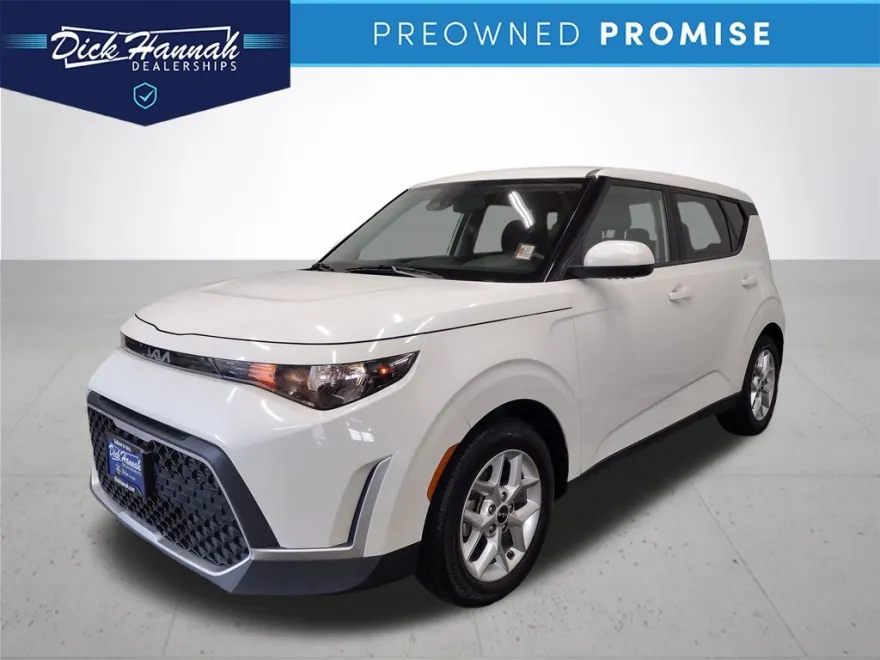 2023 Kia Soul LX photo 1