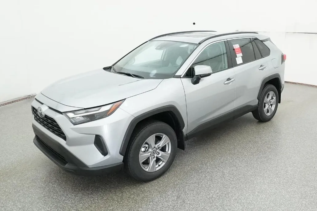 2025 Toyota RAV4 XLE photo 1