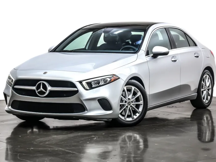 2021 Mercedes Benz A 220 photo 1
