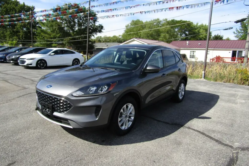 2021 Ford Escape SE photo 1