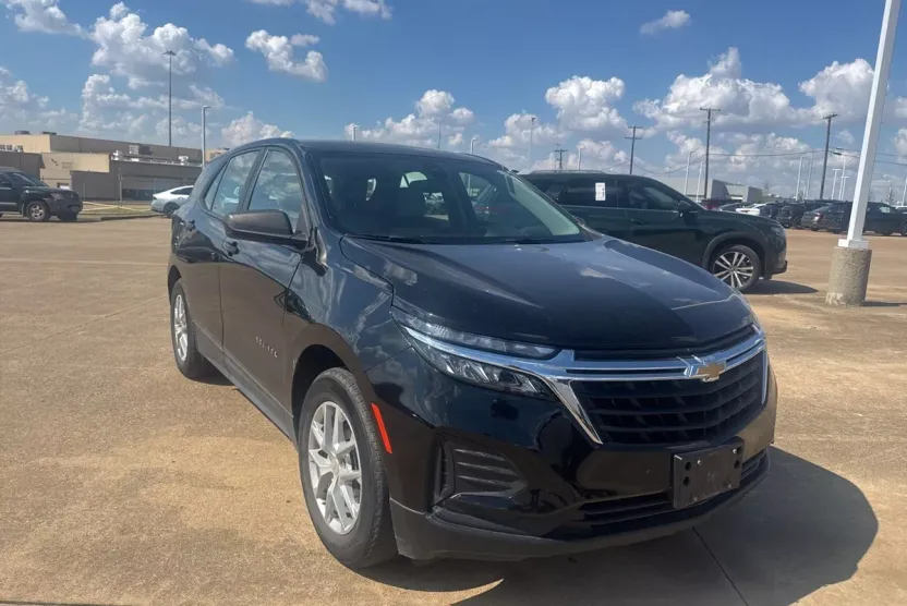 2024 Chevrolet Equinox LS photo 1
