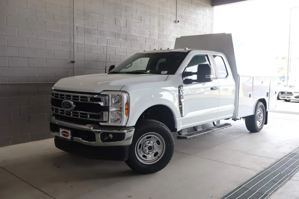 2025 Ford F-350 XL photo 1