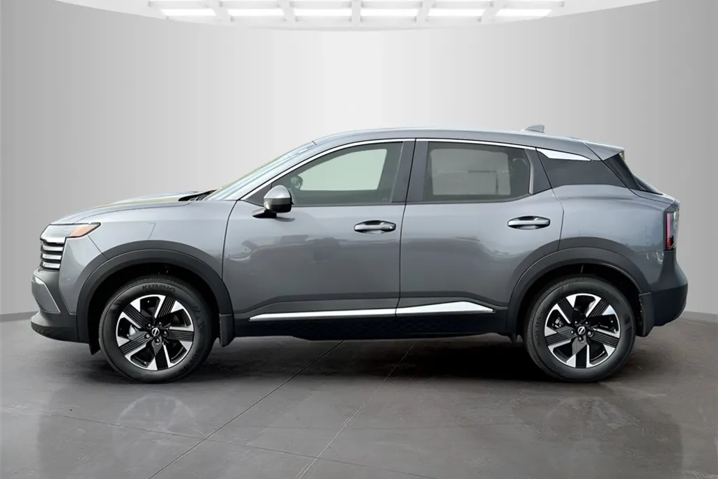2025 Nissan Kicks SV photo 1