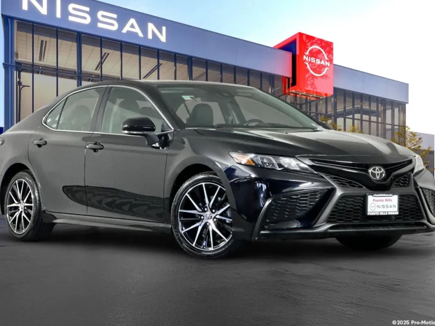 2024 Toyota Camry SE photo 1