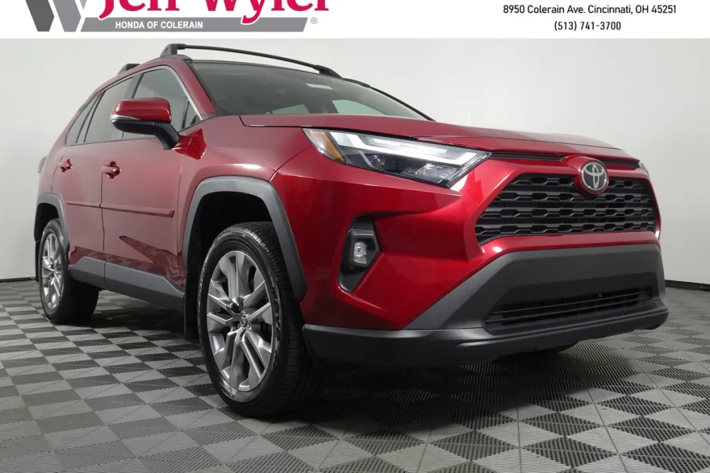 2023 Toyota RAV4 XLE Premium photo 1