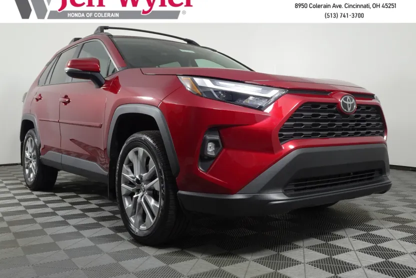 2023 Toyota RAV4 XLE Premium photo 1